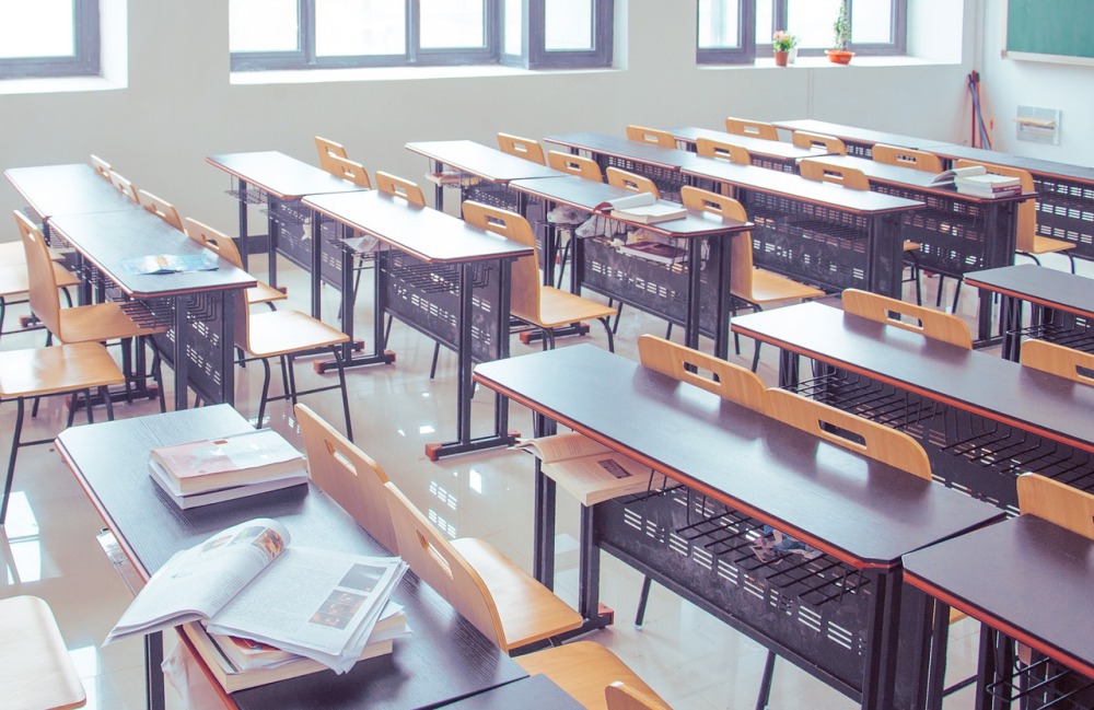 Parents of UK private schools caught up in tuition scam